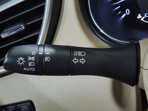 Used 2014 Nissan Rogue SL w/ SL Premium Package AWD/4WD image 18