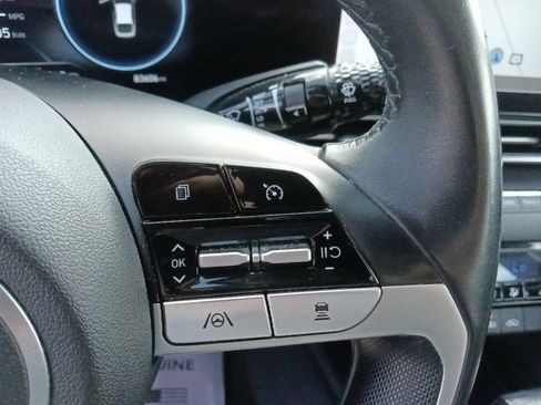 Used 2023 Hyundai Elantra Limited FWD image 19