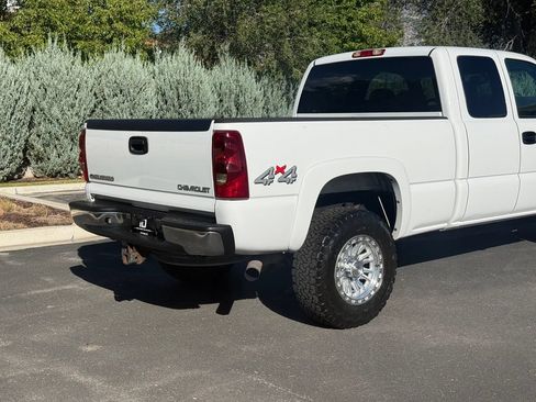 Used 2003 Chevrolet Silverado 2500 LS AWD/4WD image 10