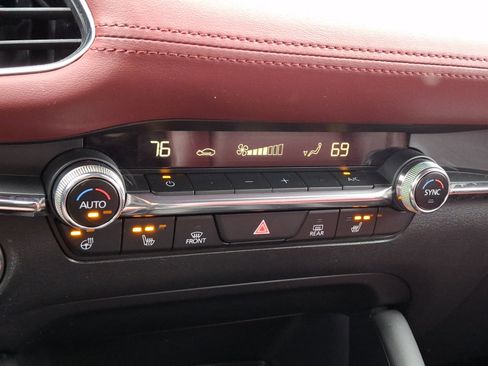 Certified 2023 MAZDA MAZDA3 Hatchback w/Premium Plus Pkg image 17