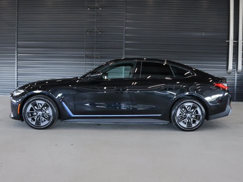 Used 2022 BMW i4 eDrive40 RWD image 11