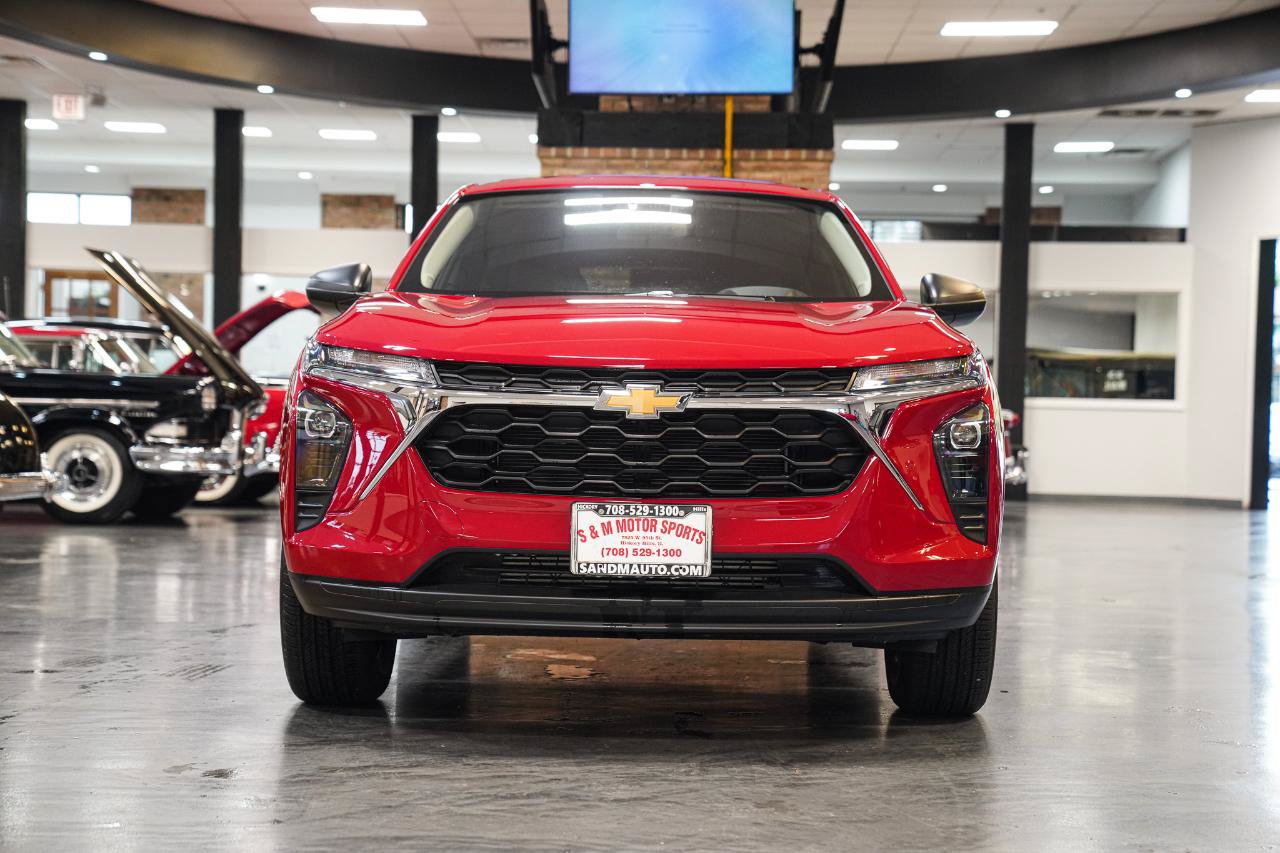 Used 2026 Chevrolet Trax LS FWD image 3