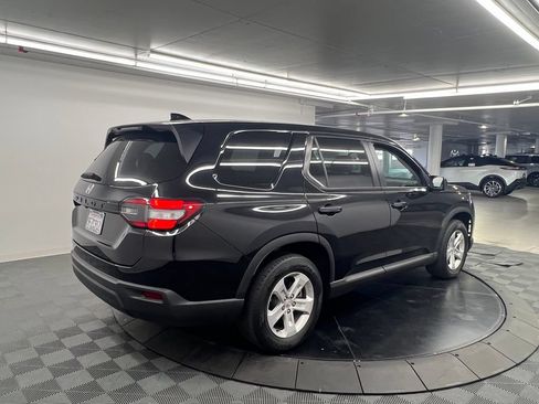 Used 2023 Honda Pilot LX image 4