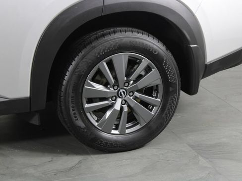 Certified 2025 Nissan Pathfinder SV w/ Black Appearance Package FWD image 14
