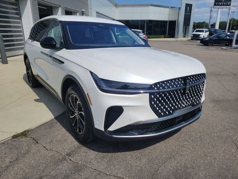 Certified 2024 Lincoln Nautilus Premier AWD/4WD image 8