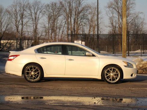 Used 2010 Nissan Maxima 3.5 SV w/ Sport Pkg image 9