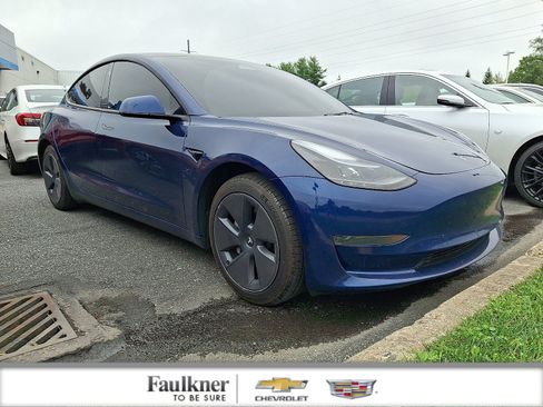 Used 2023 Tesla Model 3 Standard Range RWD image 1