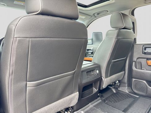 Used 2019 Chevrolet Silverado 2500 High Country AWD/4WD image 18
