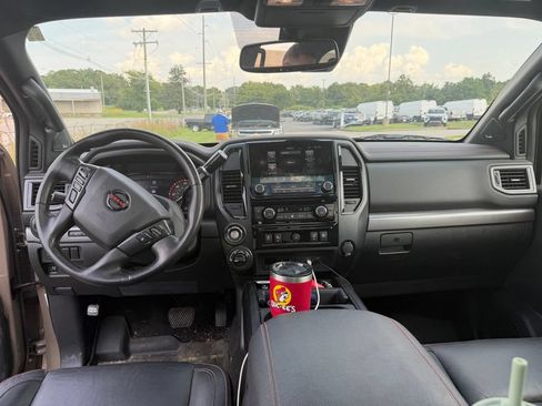 Used 2022 Nissan Titan PRO-4X w/ Pro-4x Convenience Package AWD/4WD image 5