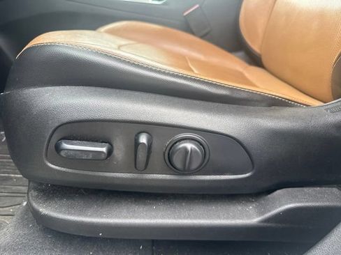 Used 2019 Chevrolet Equinox Premier FWD image 13