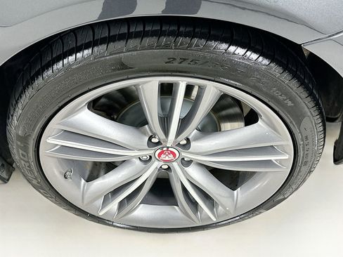 Used 2016 Jaguar XJ L Supercharged image 33