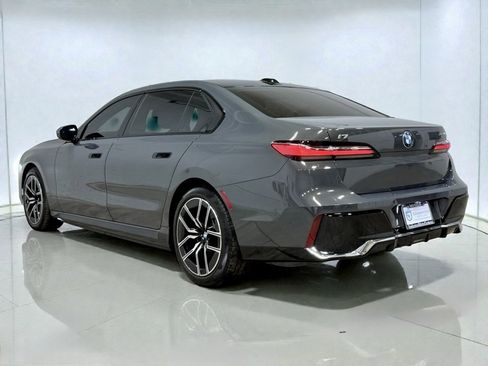 Used 2024 BMW i7 xDrive60 image 16