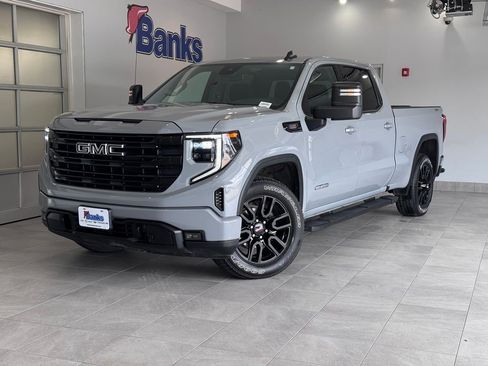 Used 2024 GMC Sierra 1500 Elevation w/ Preferred Package AWD/4WD image 2