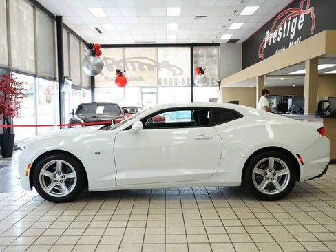 Used 2023 Chevrolet Camaro LT RWD image 3