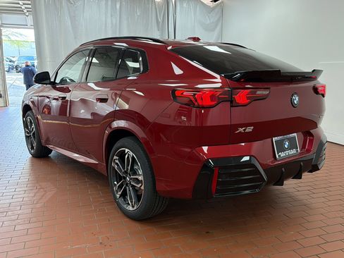 Used 2026 BMW X2 xDrive28i w/ Technology Package AWD/4WD image 3
