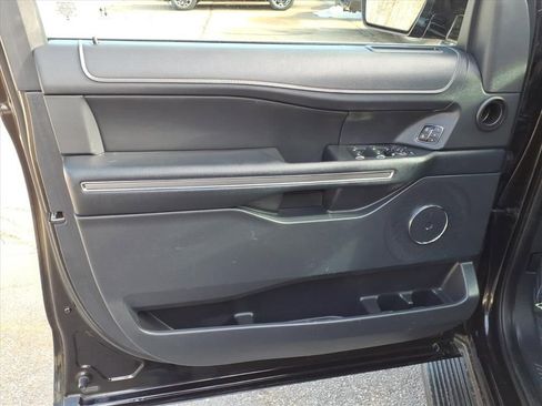 Used 2024 Ford Expedition Max XLT image 17