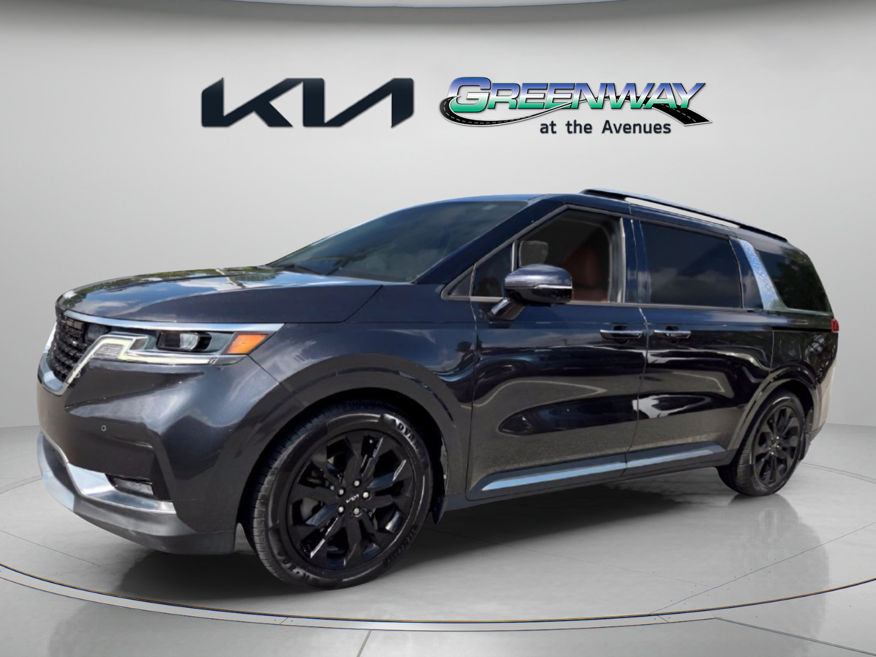 Used 2022 Kia Carnival SX FWD image 3