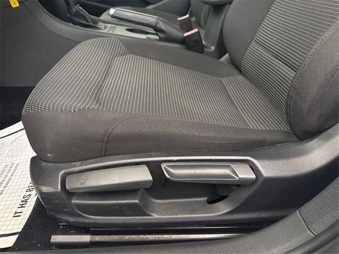 Used 2016 Volkswagen Passat 1.8T S image 37