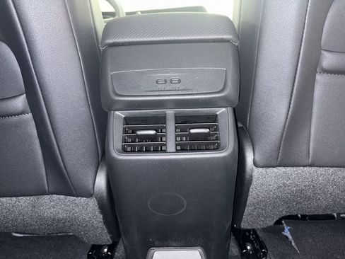 New 2026 Chevrolet Equinox LT w/ Convenience Package II AWD/4WD image 24
