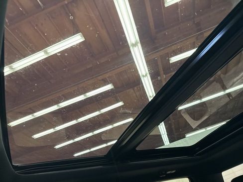 Used 2018 Ford F150 Lariat w/ Equipment Group 502A Luxury image 20