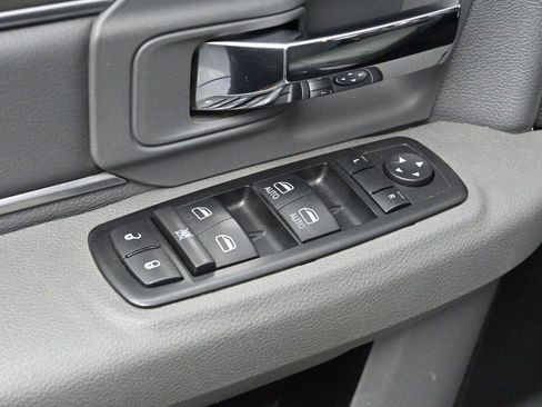 Used 2015 RAM 1500 Classic SLT AWD/4WD image 10