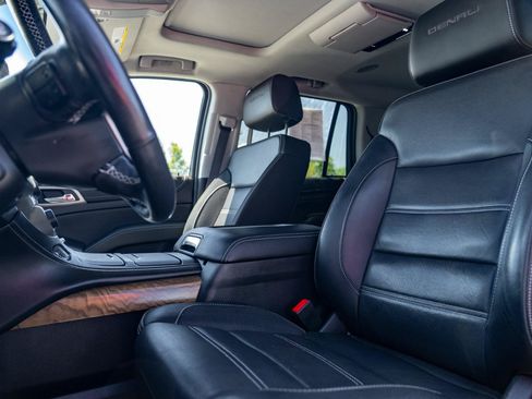 Used 2019 GMC Yukon Denali w/ Denali Ultimate Package AWD/4WD image 18