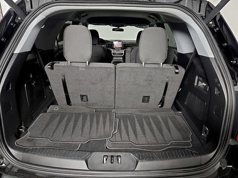 Certified 2022 Ford Explorer XLT RWD image 30