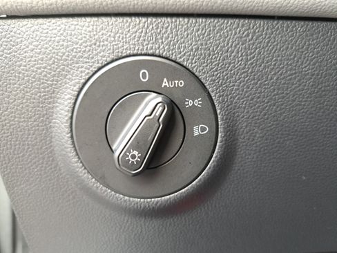 Certified 2023 Volkswagen Taos SE image 25