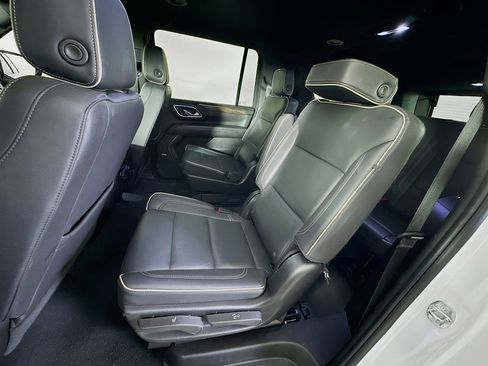 Used 2023 Chevrolet Suburban Premier image 28