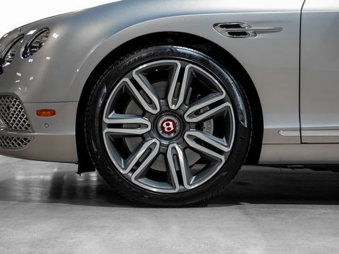 Used 2017 Bentley Continental GT image 31