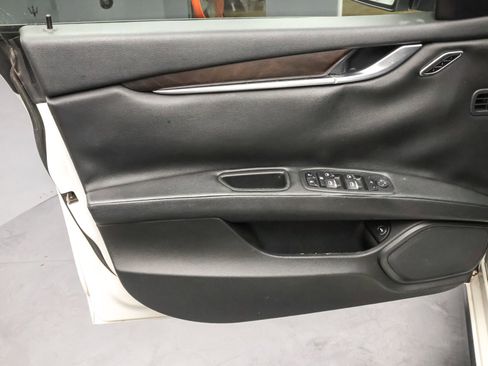 Used 2014 Maserati Ghibli S Q4 image 9