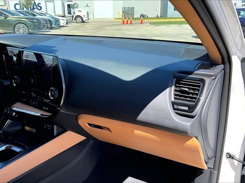 Used 2025 Lexus NX 250 FWD w/ Accessory Package (Z1) image 19