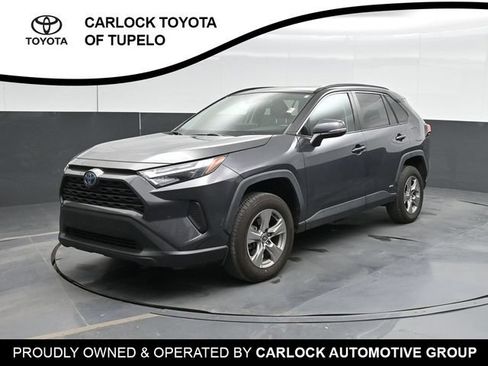 Used 2022 Toyota RAV4 XLE w/ Convenience Package AWD/4WD image 1