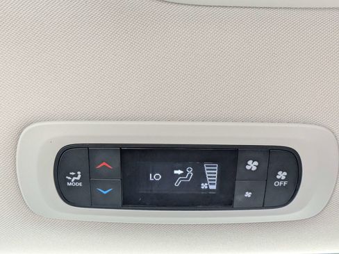 Used 2024 Chrysler Voyager LX FWD image 17