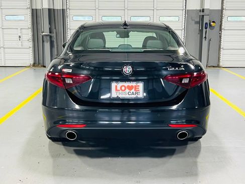 Used 2019 Alfa Romeo Giulia Ti RWD image 17