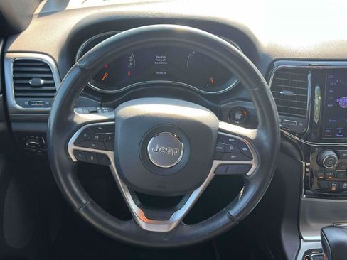 Used 2019 Jeep Grand Cherokee Altitude AWD/4WD image 18
