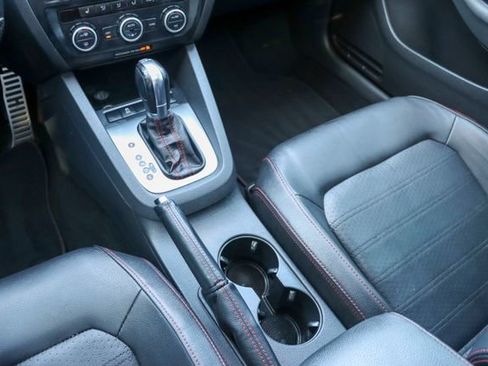 Used 2014 Volkswagen Jetta GLI Autobahn image 37