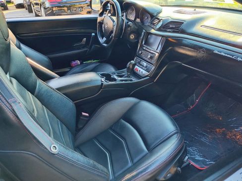 Used 2015 Maserati GranTurismo Sport image 41