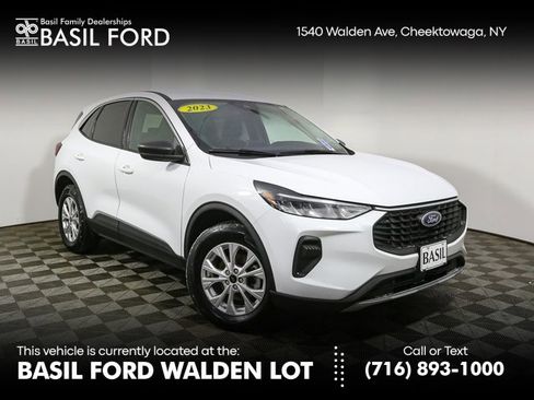 Used 2023 Ford Escape Active image 1