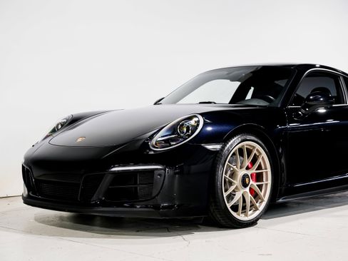 Used 2018 Porsche 911 Carrera GTS image 28