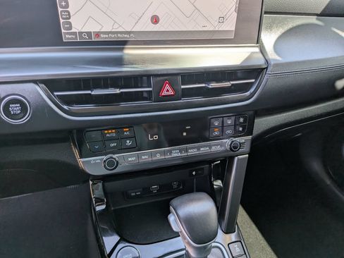 Certified 2025 Kia Seltos SX w/ SX Sunroof Package AWD/4WD image 27