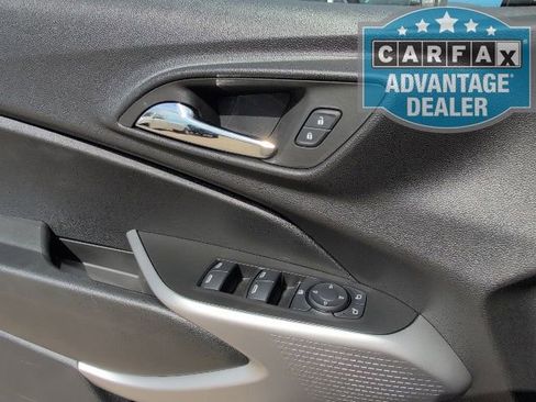 Used 2024 Chevrolet Trax RS FWD image 14