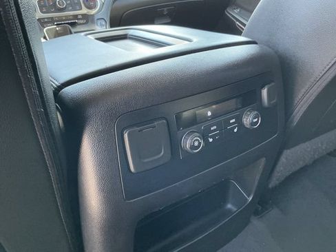 Used 2019 GMC Yukon SLT AWD/4WD image 17