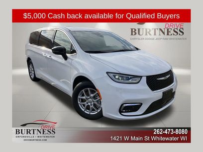 New 2026 Chrysler Pacifica Select