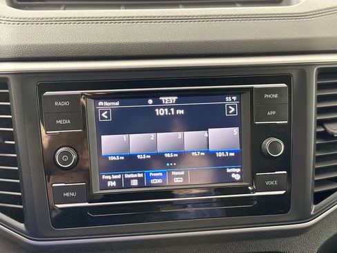 Used 2020 Volkswagen Atlas Cross Sport S image 11