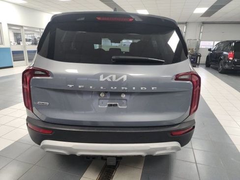 Used 2022 Kia Telluride LX image 4