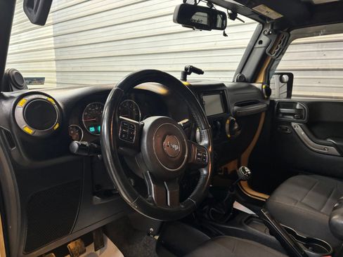 Used 2014 Jeep Wrangler Unlimited Sport w/ Quick Order Package 23S AWD/4WD image 14