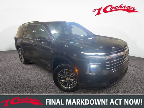 Used 2024 Chevrolet Traverse LT image 1
