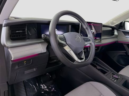 New 2026 Volkswagen Tiguan SE image 9