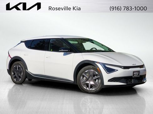 Certified 2025 Kia EV6 Light RWD image 1